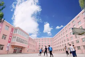 在八十年代上中专和上技工学校有什么区别？哪一种学校更好？图片