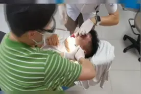 二十年后依然“范德彪”？网友：经典笑话图片