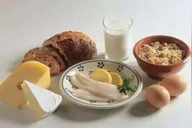 为什么给老年人喝羊奶好图片