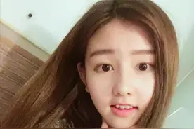 网红炫迈妹子：16岁走红，5年9段情史，如今鲜肉老公送她服装厂图片