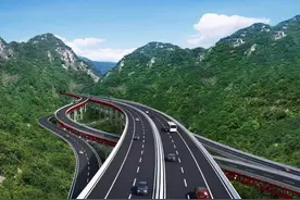 高速公路收费“惹众怒”，超时收费受质疑！车主：为啥还不取消？图片