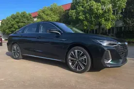 奇瑞艾瑞泽8实车曝光，外观很霸气，气场不输奥迪，下半年上市图片