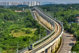 湖南首条“跨城地铁”开通图片