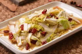 炒白菜，不要切完就炒，2个步骤很关键，做对了，清脆鲜香不出水图片