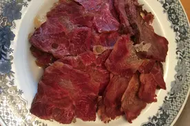 不运动只吃肉，能减肥？“吃肉减肥法”健康吗？看完就明白了图片