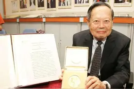 杨振宁是个怎样的人，他对祖国和人类社会的贡献有多大？图片