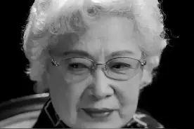 百岁演员秦怡去世：两段坎坷婚姻，儿子59岁去世，女儿30年没来往图片