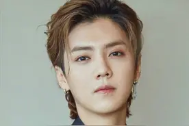 “墙倒众人推”，娱乐圈的人走茶凉，在鹿晗的身上体现的淋漓尽致图片