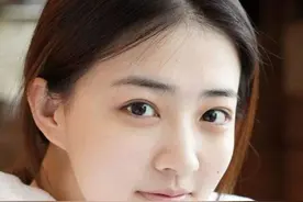 女人过了40岁，避免前2种化妆品，换成后2种护肤品，你会更年轻图片