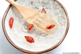 燕窝不会炖，营养都流失了！从泡发到炖煮，手把手教你炖燕窝图片