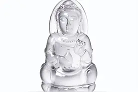 翡翠名品欣赏：保利36.8万拍出史上最纯净天然冰种翡翠观音吊坠图片