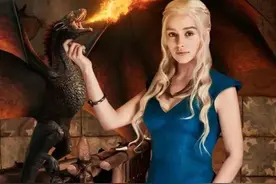 她曾因裸戏而崩溃大哭，也是让无数人喜爱的艾米莉亚•克拉克图片