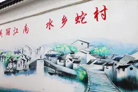 广西70岁老伯欲吓唬毒蛇反被追着咬，医生却说非常幸运，不怕雄黄图片