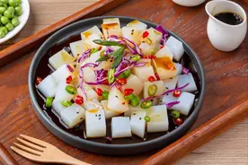 天热想吃凉粉不用买，1碗淀粉6碗水，5分钟搞定，Q弹劲道爽滑图片