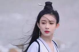 李木戈，用杨超越曾舜晞做了个PPT……图片