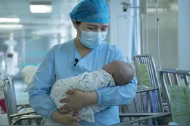 武汉儿童医院王沛：新生儿血管细如发丝，13年练就打针“超能力”图片