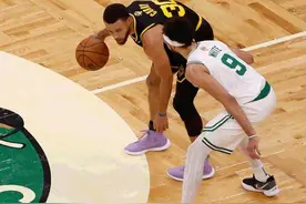 库里43分勇士力克凯尔特人，总分扳平至2比2图片