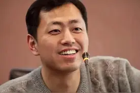 “水哥”王昱珩：20年不上班，带着女儿疯玩，他的人生无法复制图片