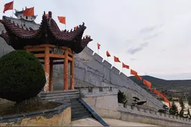 徒步中国719天，重走红军长征路，经过川西一个叫做潘州城的地方图片