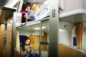 “软卧车厢分配3男1女”引热议，12306回应无法选择性别，其实高铁动卧有女宾包厢图片