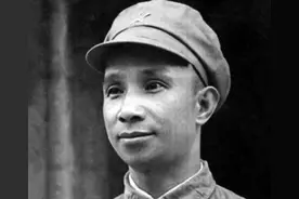 彭老总为人正直，1958年为何批判粟司令？二人的矛盾与3件事有关图片