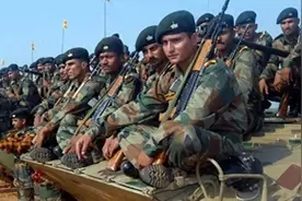 15日：印度准备要开战了？大军集结边境，大批弹药连夜运抵前线图片