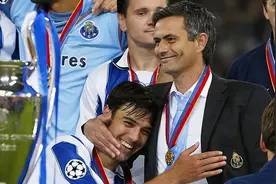 穆里尼奥：带皇马拿西甲冠军 和带费内巴切拿土超冠军 没什么区别图片