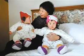 60岁失独母亲冒死生下双胞胎，11年过去了，她后悔了吗图片