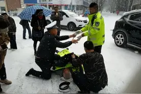 2012年，女孩驱车600里抛弃病母，通知80岁外公：把她放你楼下了图片