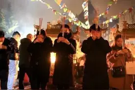 进庙上香，你被忽悠了吗？图片