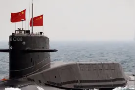 印度媒体：中国核潜艇秀武力，在菲律宾附近海面上浮亮肌肉图片