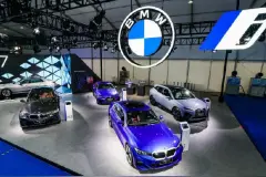 宝马远程车控App被曝需付费使用部分能力，费用298元 / 年图片