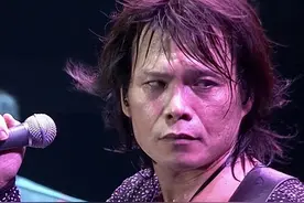 这一次，歌坛“赚钱最容易”的伍佰，再次让世界刮目相看！图片