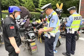 大量电动车被暂扣之后，交警都是怎么处理的？车主：长见识了！图片