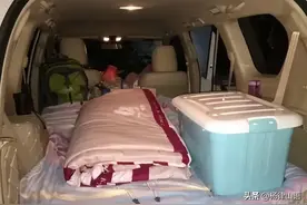 汽车将后排座椅放倒当床睡，算不算违章？交警给出明确答案图片