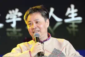 余华：不想上班，想睡懒觉，能有稿费赚，所以我选择当作家图片