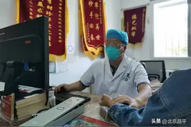 30年的坚守，王立春在山村“医”路前行！图片