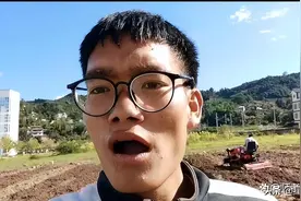 云南农业大学男生卖力宣传母校被吐槽是“招生减章”，值得点赞图片