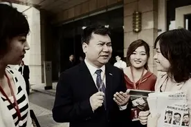 张近东：许家印，还钱，张近东因200亿和许家印起争执图片