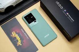 iQOO11 系列评测：极致的性能、屏幕和游戏体验图片