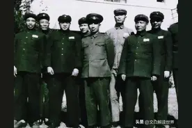 八大12位上将提名中委，但毛主席却表示人太多，谁后来主动退选？图片