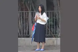 郭晶晶回娘家接地气！穿妈妈衫配奶奶鞋低调朴素，但气质好过明星图片