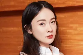 霍思燕女儿疑曝光，与嗯哼似双胞胎，生产方式再遭质疑，被喊封杀图片