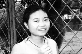 女研究生带母上学，最终在宿舍自缢，没有人愿意被脐带拴一辈子图片