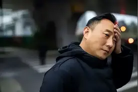 全国最火交警：走红后突然离职，前妻也被迫离婚，抑郁多年险自杀图片