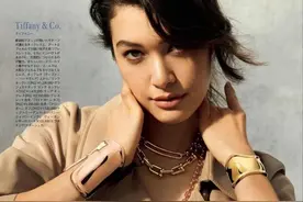 答应我：中年女人首饰别戴金、发长别过肩，到老都美得优雅有气质图片