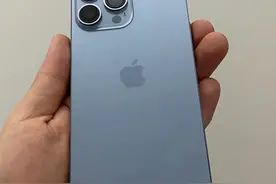 网友后悔将iPhoneXR改成iPhone13Pro，称不好意思拿出来用图片