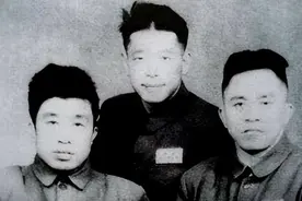 三兄弟先后参加红军，从此10多年都失去联系，建国后均获少将军衔图片