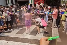 “泼水节”专泼女生隐私部位，越漂亮被泼越狠？别让传统文化变了味图片