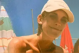 英国女孩19岁时因厌食症无法生育，养好身体后20年生了9个娃图片